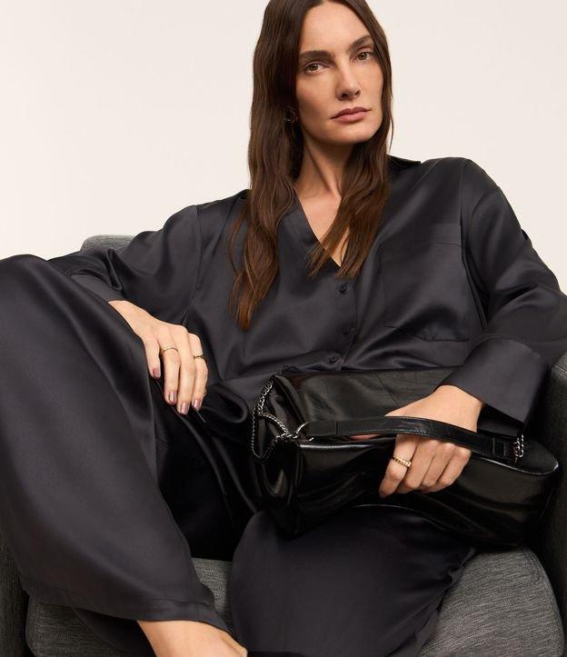 Camisa Oversized Acetinada com Caimento Leve - 1