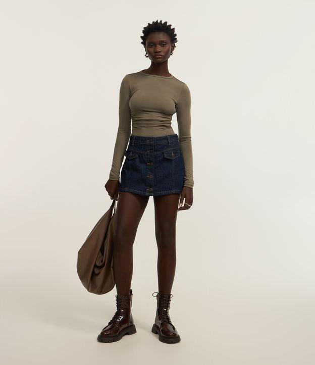 Short Saia em Jeans com Botões e Detalhe em Lapela - 1