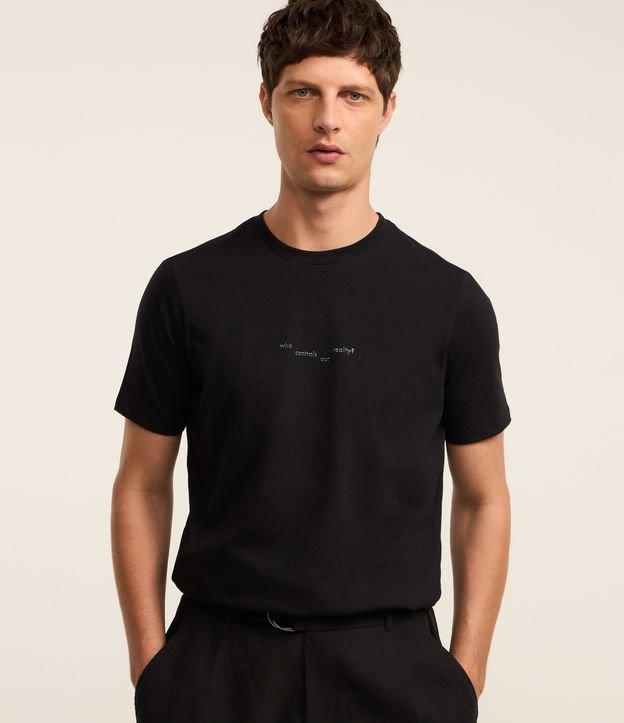 Camiseta em Algodão com Estampa Who Controls our Reality - 2