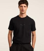 Camiseta em Algodão com Estampa Who Controls our Reality - 2