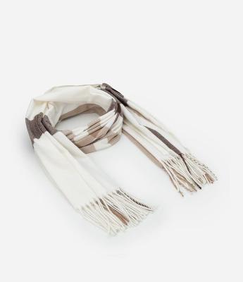 Cachecol em Tricô com Estampa Xadrez