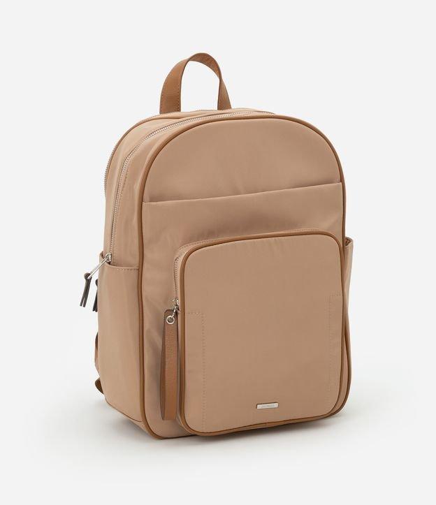 Mochila Retangular com Bolsos e Fechamento em Zíper - 1
