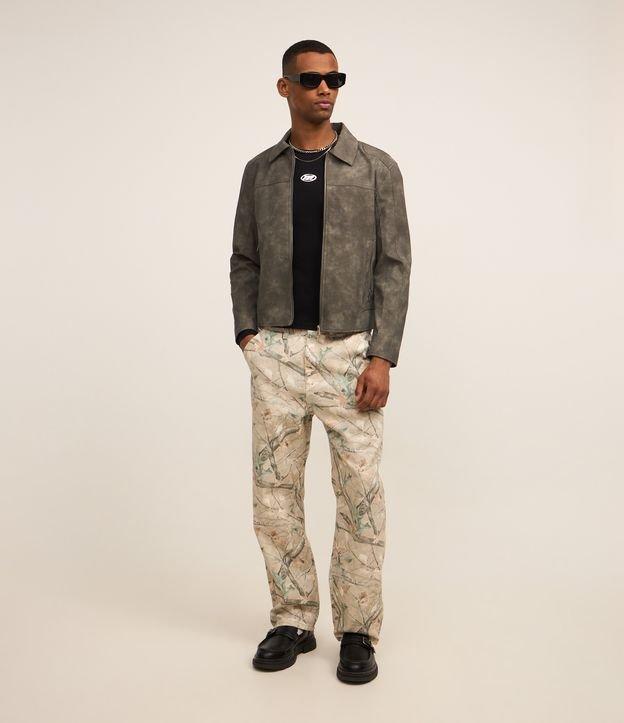 Calça Baggy em Sarja com Estampa de Galhos de Arvore - 2