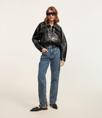 Calça Mom Comfort em Jeans com Brilhos de Strass