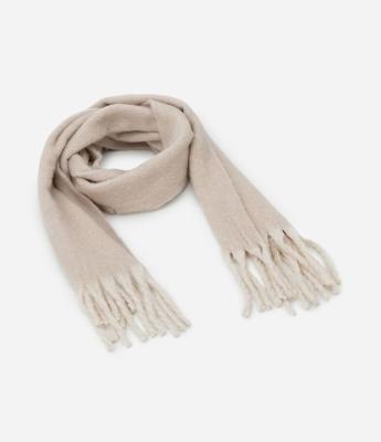 Cachecol em Fleece com Franjas e Textura Felpuda