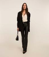 Calça Bootcut em Sarja Resinada com Cintura Média - 1