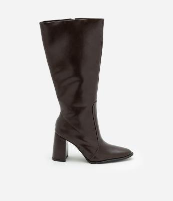 Bota de Cano e Salto Alto com Bico Amendoado