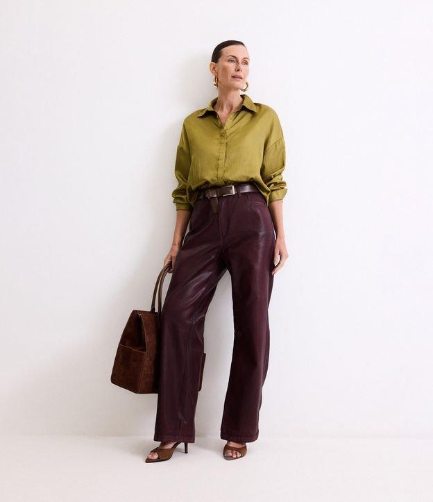 Calça Reta em Jeans Resinado com Cintura Alta - 3