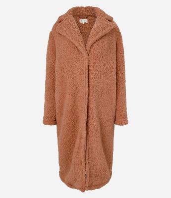 Robe Longo em Sherpa com Gola Lapela