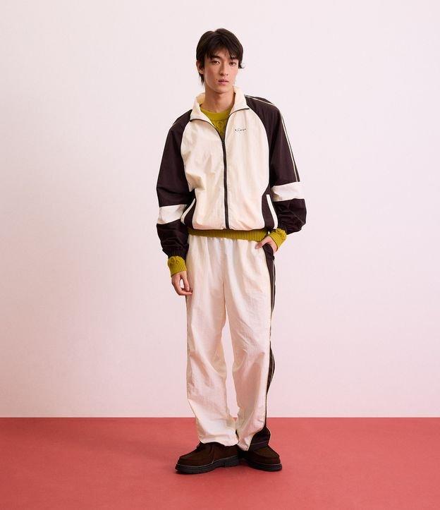Calça Esportiva em Poliamida com Cós Elástico e Detalhes Contrastantes - 1