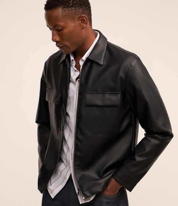 Jaqueta Trucker em Material Sintético com Bolso Cargo - 2