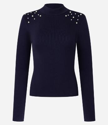 Blusa em Ribana com Golinha Alta e Pérolas nos Ombros