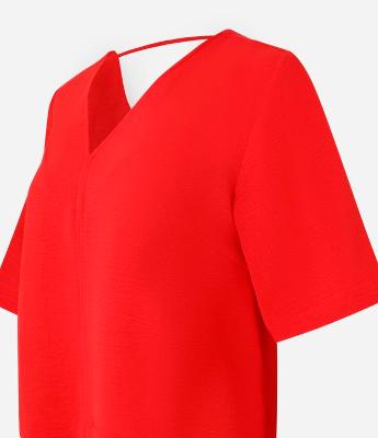 Blusa Soltinha em Crepe com Decote V