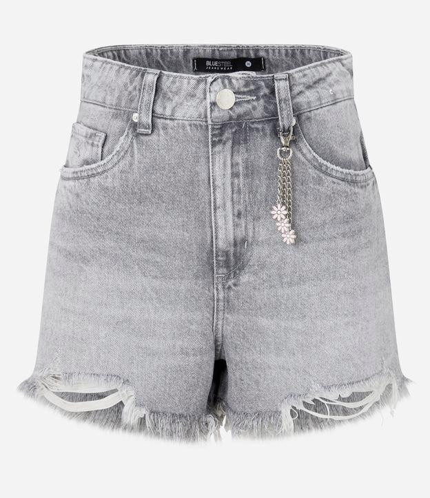 Short Slim em Jeans com Cintura Alta e Pingente de Florzinhas - 1