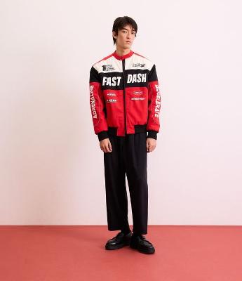 Calça em Alfaiataria com Bolso Faca