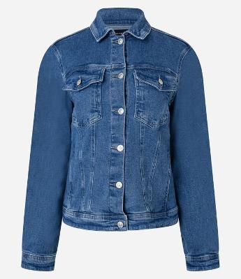 Jaqueta Trucker em Jeans com Bolsos