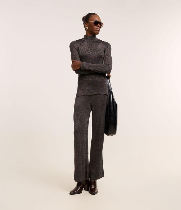 Calça Reta Cintura Alta em Tricô com Fio Metalizado - 2