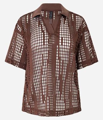 Blusa com Textura Vazada e Gola Polo