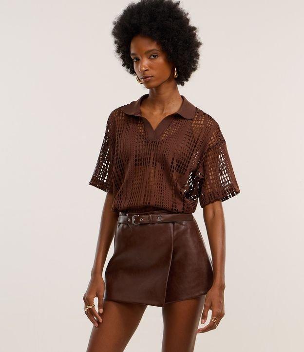 Blusa com Textura Vazada e Gola Polo - 2