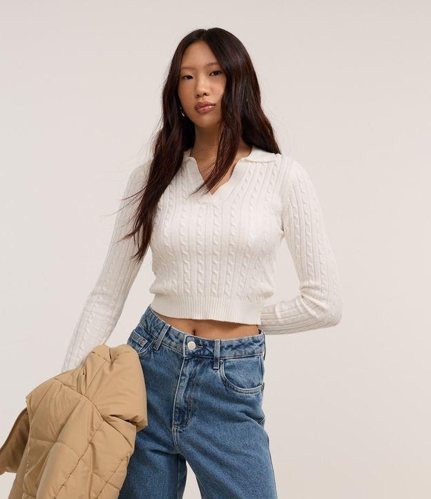 Blusa em Tricô com Textura Trançada e com Gola Polo - 2