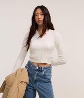 Blusa em Tricô com Textura Trançada e com Gola Polo - 2