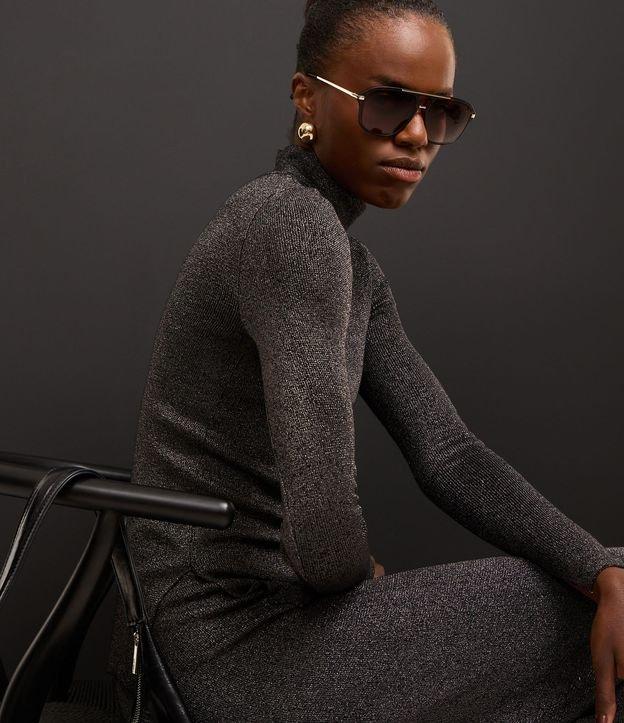 Suéter em Tricô com Fio Metalizado e Barra V - 2