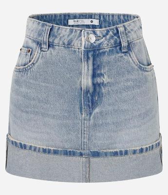 Saia Curta em Jeans com Cintura Média e Barra Dobrada