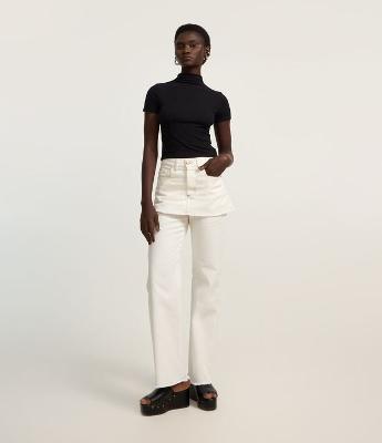 Calça Reta em Sarja com Saia Sobreposta e Barra Desfeita