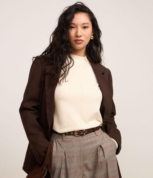 Suéter em Tricô com Gola Alta e Nervura Frontal - 2