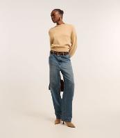 Blusa em Tricô com Cava Deslocada e Pregas na Barra - 2