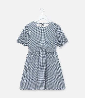 Vestido Infantil com Pingente Morango e Estampa Xadrez - Tam 5 a 14 Anos