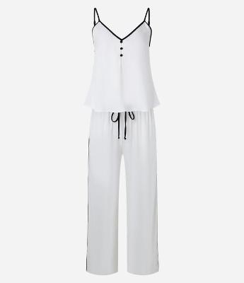 Pijama Longo em Chalis com Detalhes Contrastantes