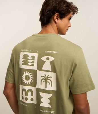 Camiseta Comfort em Algodão com Estampa Ícones em Quadrados