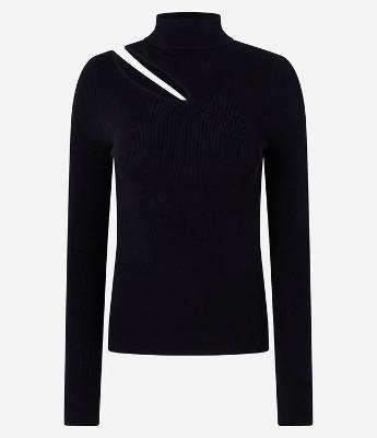 Blusa Ajustada em Tricô Leve com Gola Alta e Abertura no Ombro