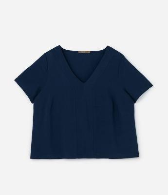Blusa em Viscose com Decote em V Curve & Plus Size