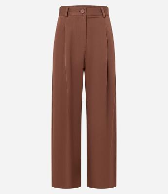 Calça Pantalona em Alfaiataria com Pregas