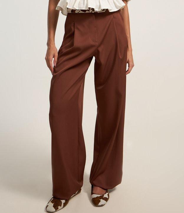 Calça Pantalona em Alfaiataria com Pregas - 2