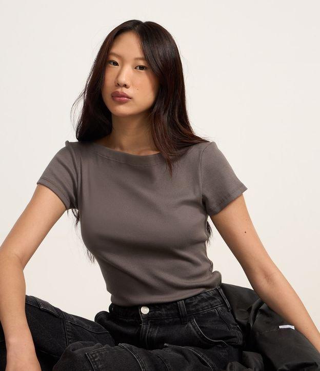 Blusa em Ribana com Decote Canoa e Manga Curta - 3