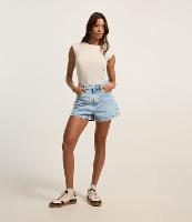 Short Slim em Jeans com Bordadinhos - 2