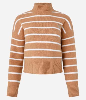 Suéter Listrado em Tricô com Gola Alta e Bordado de Coração