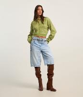 Bermuda Jorts em Jeans com Recorte Frontal - 2