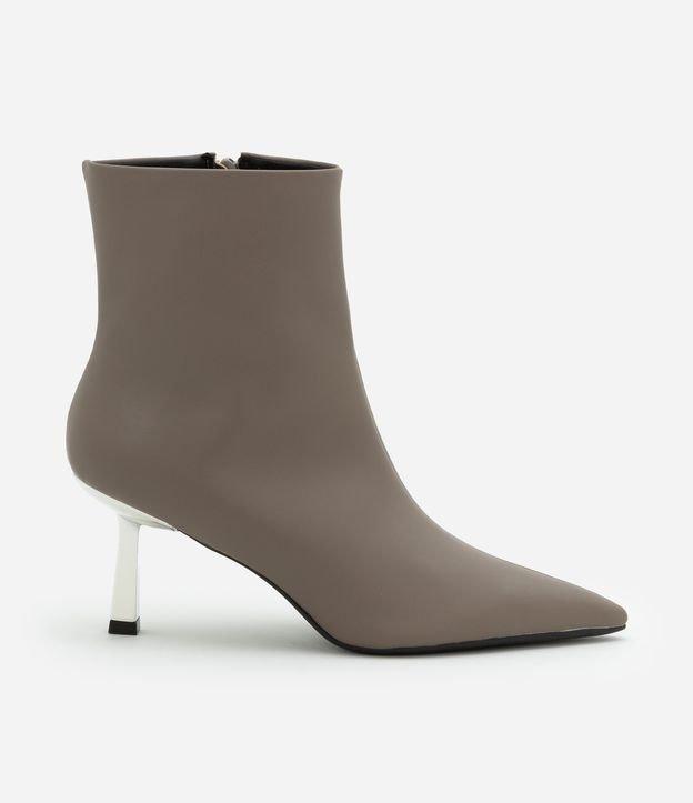 Bota Cano Baixo com Salto Fino Cromado - 1
