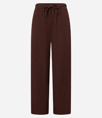 Calça Reta Texturizada com Amarração no Cós