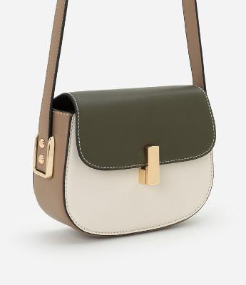 Bolsa Transversal Pequena com Tampa e Locker de Metal