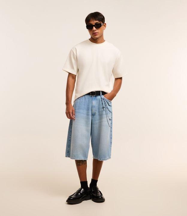 Bermuda Jorts Super Baggy em Jeans com Estampa Cordão e Puídos - 2