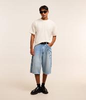 Bermuda Jorts Super Baggy em Jeans com Estampa Cordão e Puídos - 2