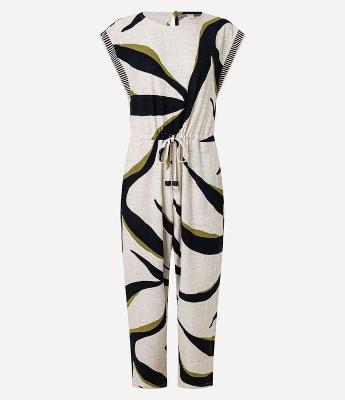 Macacão em Viscose com Cava de Tricô Listrado e Estampa Abstrata