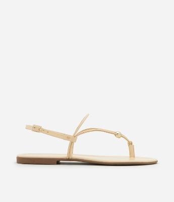 Rasteira em PU com Tiras Finas e Detalhe em Metal