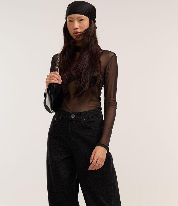 Blusa em Tule com Transparência e Gola Alta - 2