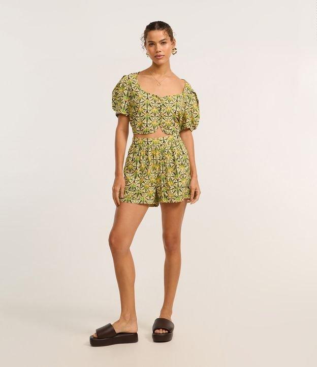 Short Curto em Viscolinho com Estampa Cogumelos - 2